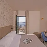 Du Otel 3*