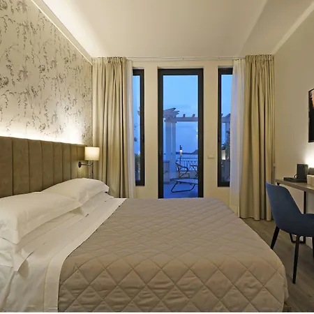 Du 3* Gardone Riviera