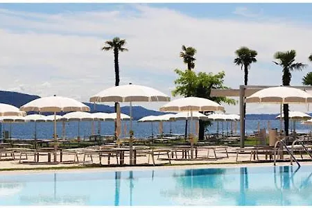 Du Hotel 3*