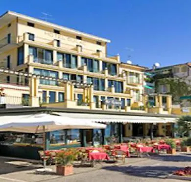 Du Hotel 3*